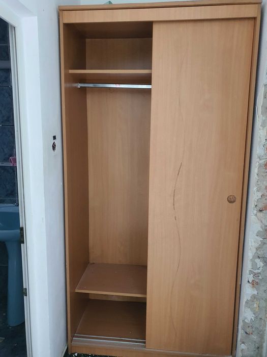 Dulap cu oglinda si masuta bar