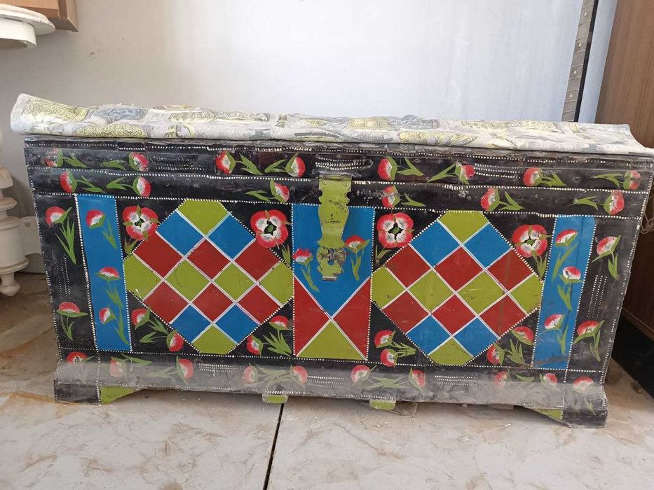 Сундук деревянный