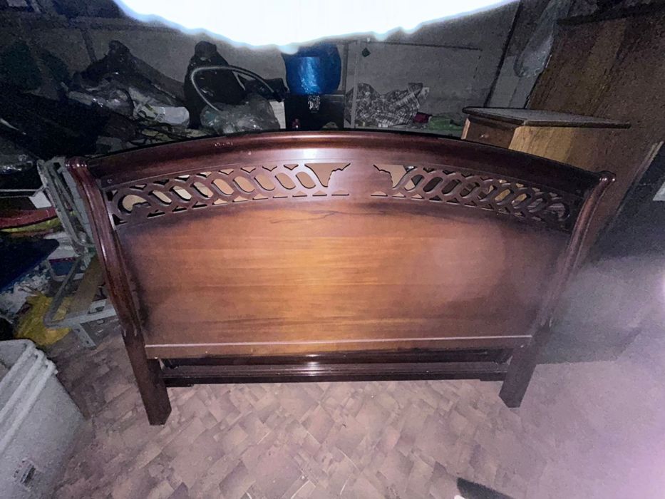 Продам двухспальную кровать