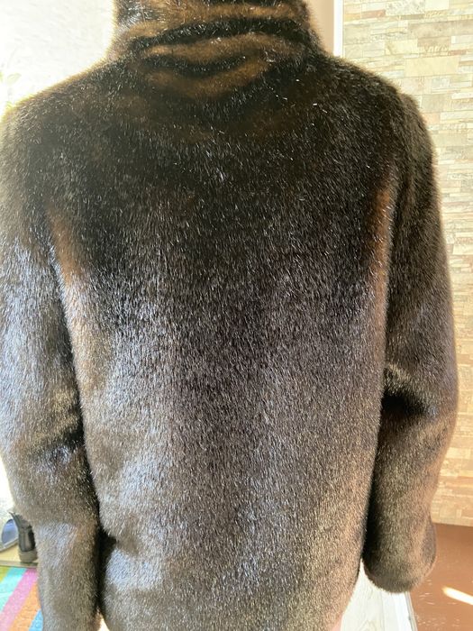 продам полушубок в отличном состоянии
