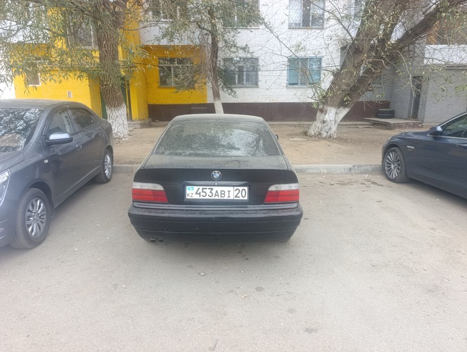 Продам БМВ машину