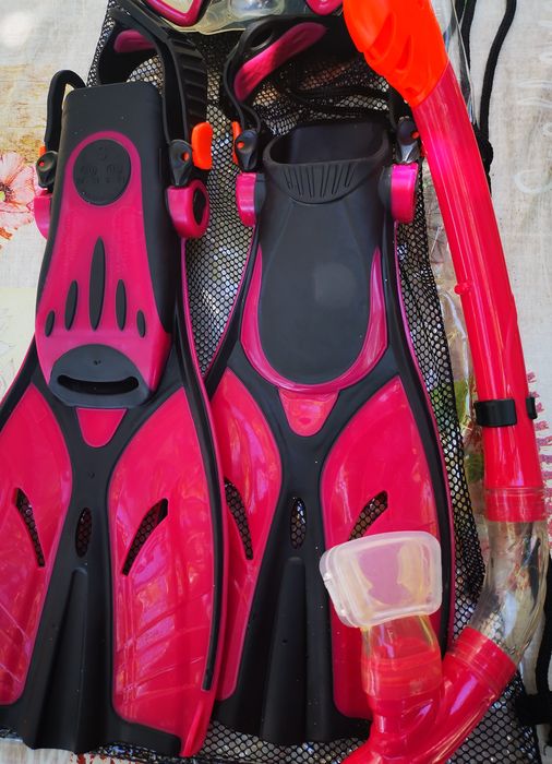 Детски комплект за гмуркане - плавници, шнорхел и очила