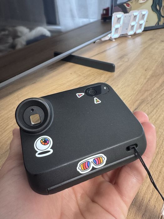 Vand Polaroid Go ( vine inclus cu 7 poze in el si inca 16)
