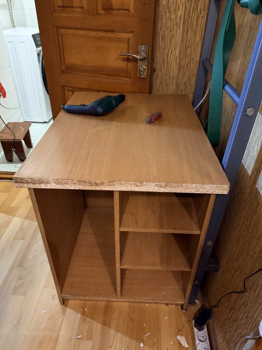 Шкафы , столы, тумбы офисные