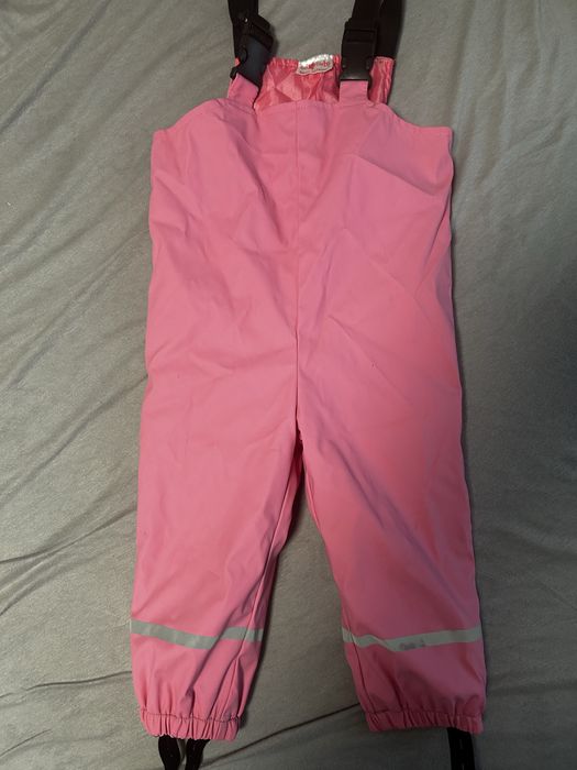 Cizmulite de ploaie si salopeta