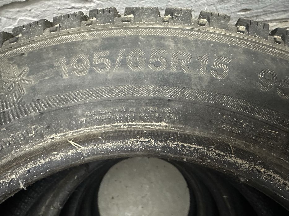 Продам резину 195/65/15