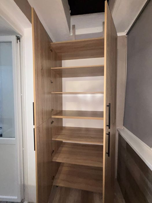 Шкаф на балкон вместительный