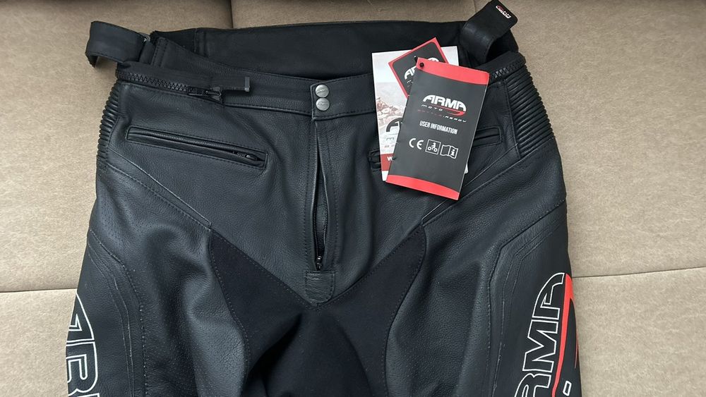 Кожен панталон със слайдери ARMR