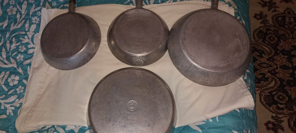 Продаю советские сковородки
