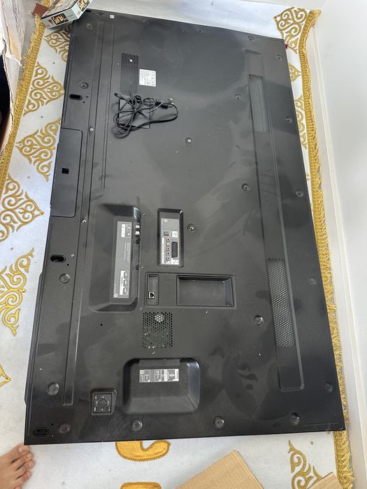 Телевизор Sony продам.