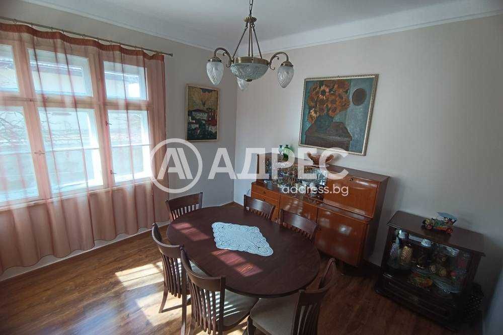 Продава се Къща в Разград, Център - 149 кв.м за 1010 €/кв.м - Снимка #4