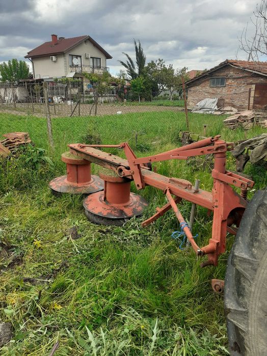 Продавам трактор ЮМЗ