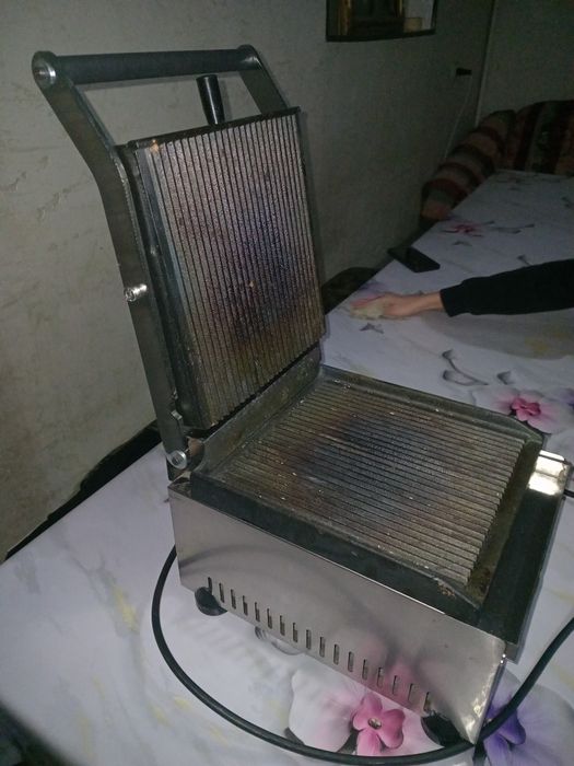 Продам 2 гриль аппарата для Фаст-фуд.