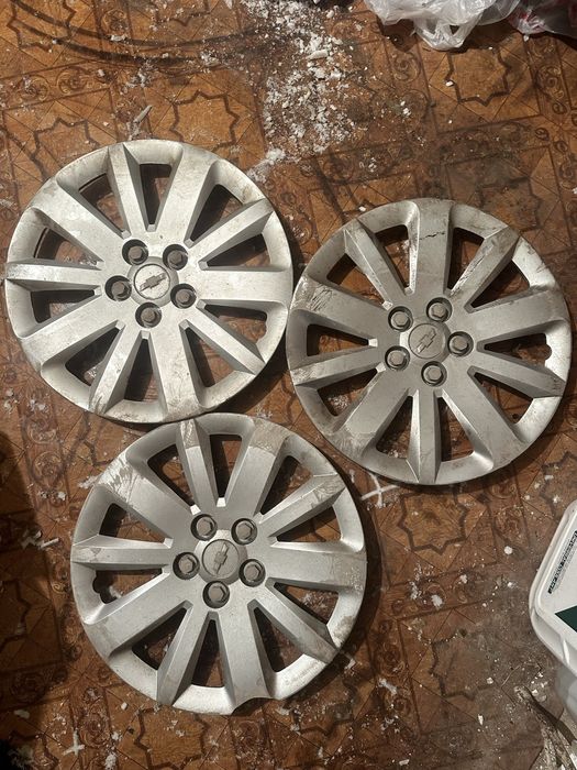 Продам колпаки по штучно на 16