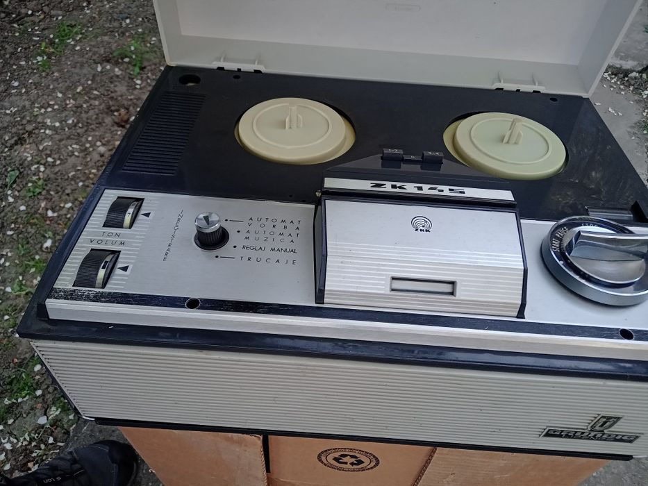 Magnetofon ZK145 funcțional