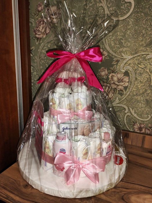 Торт из памперсов шикарный подарок новорожденным