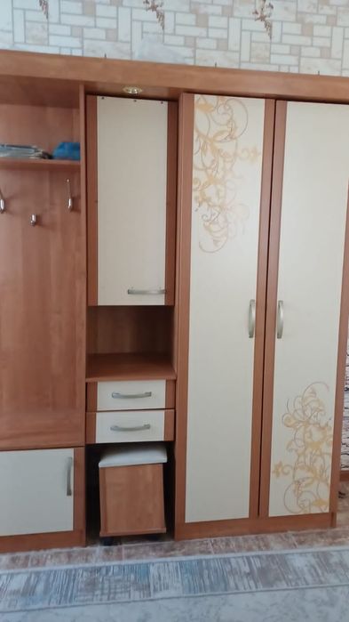Прихожный Шкаф подставка и телевизор