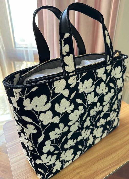 Продавам дамска чанта Furla Alissa Tote Bag