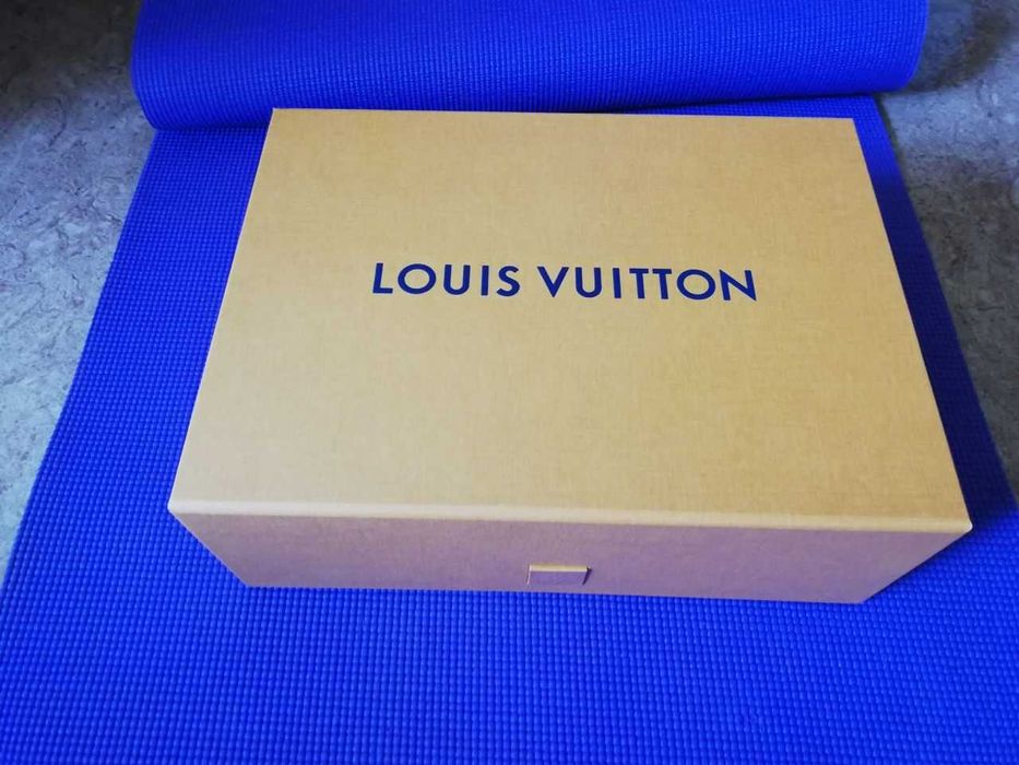 Коробка Louis Vuitton