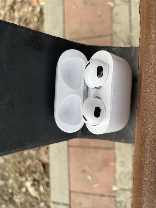 AirPods 3 Б/У Чехол в подарок