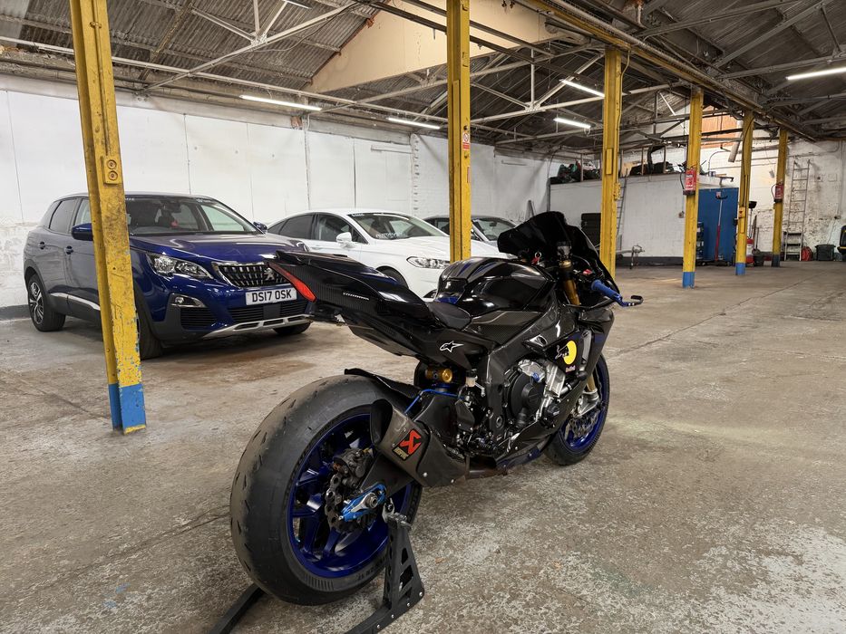 Yamaha R1M 2015 Full Carbon, Akrapovic
