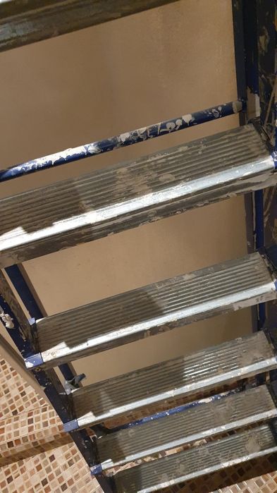 Продам стремянку