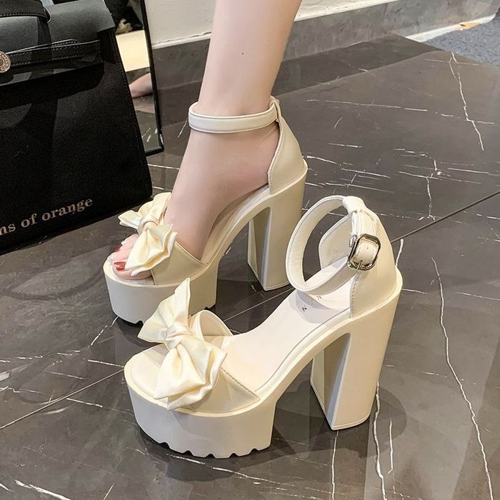 Новые босоножки.р 39 40.