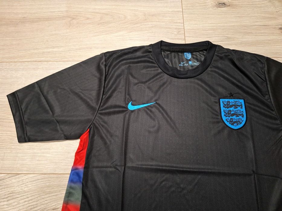 Футболна фланелка на Англия нов модел!