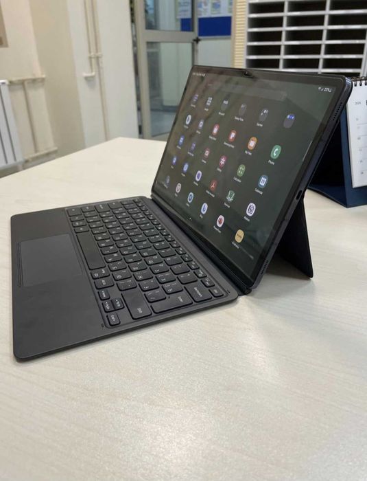 Продам Samsung Tab S7+ Plus с чехол-клавиатурой