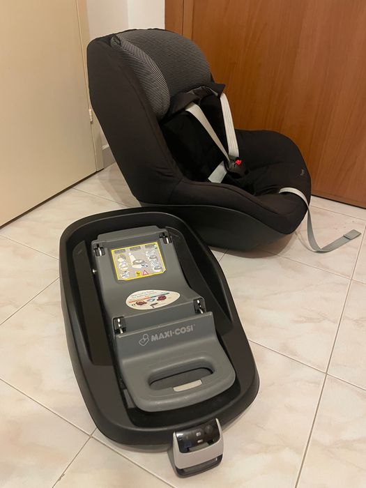 Столче за кола Maxi-Cosi Pearl с Isofix система FamilyFix