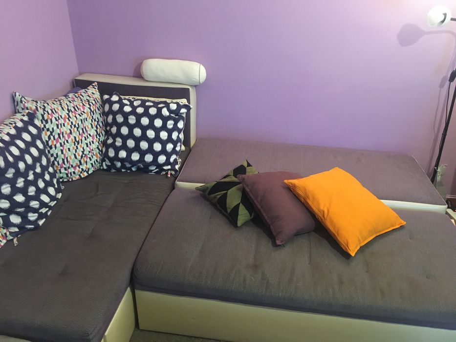 Диван за дневна с две ракли и функция за сън