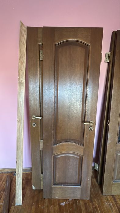 Продам деревянные двери