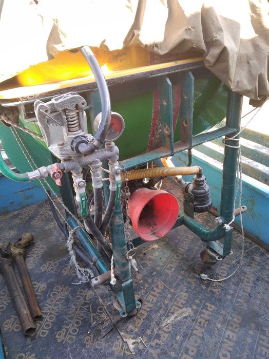 Трактор юмз 6 л, вентилаторна пръскачка, култиватор