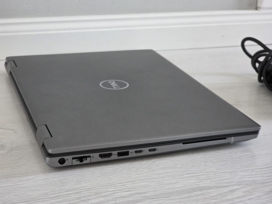 Laptop Dell precision 7680,intel i9 13950 hx, 64 gb ram, ssd 1 tb 4k 16 inch