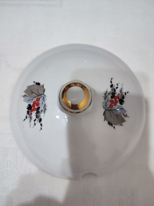 Супница фарфоровая