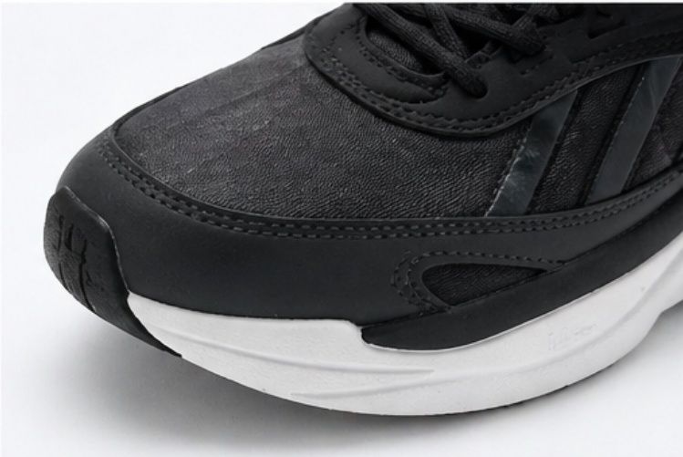 Мужские кроссовки