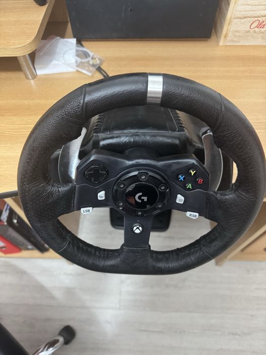 De vanzare volan gaming Logitech G920