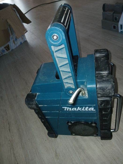 Radio șantier Makita – compatibile LXT 18V – perfecte pentru șantier