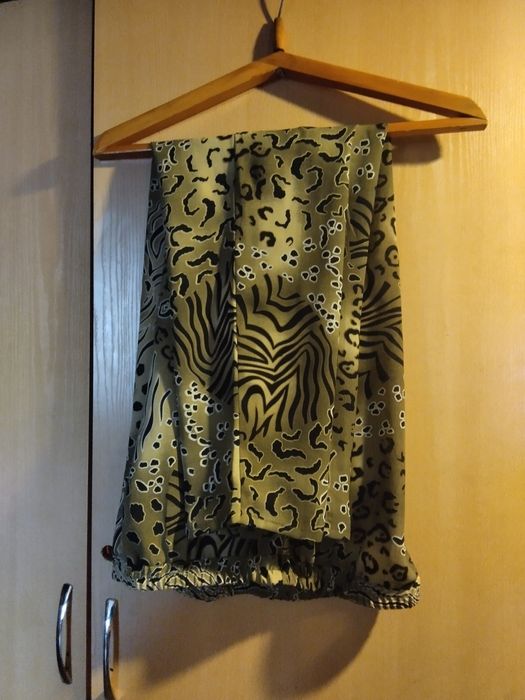 Продаю летний костюм.