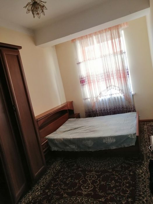 Фаргона шахар Флагман олдида