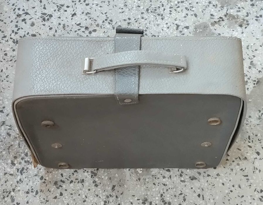 стара пишеща машина- кирилица