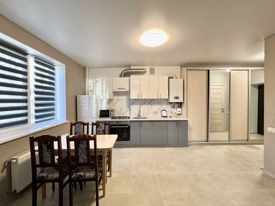 Дава се под наем Едностаен апартамент в София, Център - 55 кв.м за 341.7 € - Снимка #1