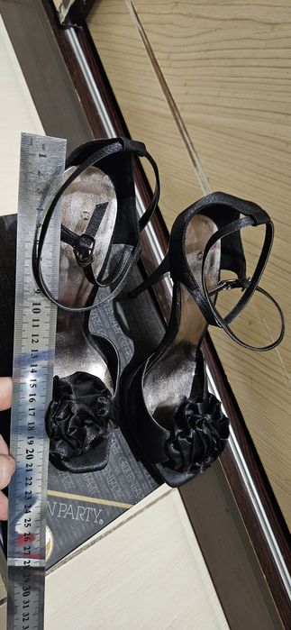 Босоножки, туфли