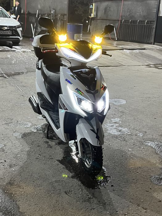 Мопед веном скутер