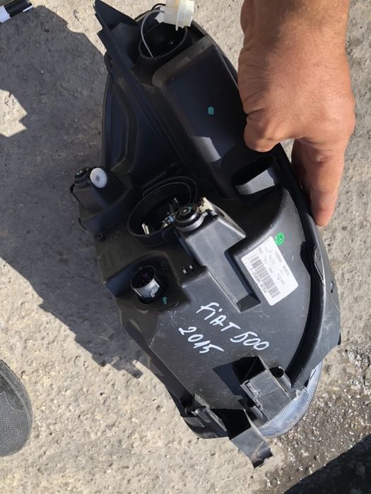 2 броя фар Fiat 500 L
