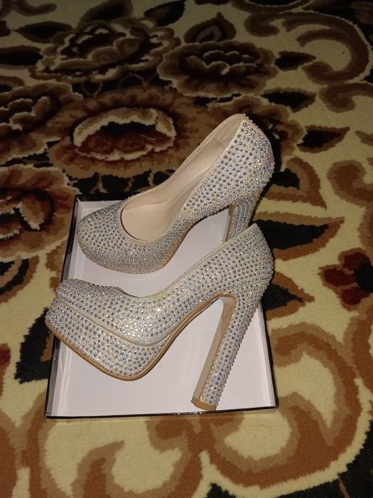 Женские обуви Ayyolar oyoq kiyimi