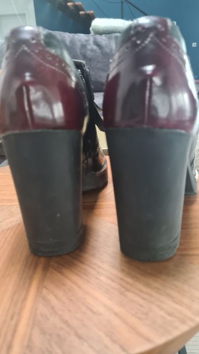 Обувки естествена кожа, супер запазени 39 номер