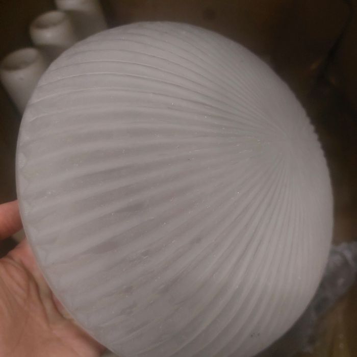 плафон, стекло.б у.для освещения комнат или улицы