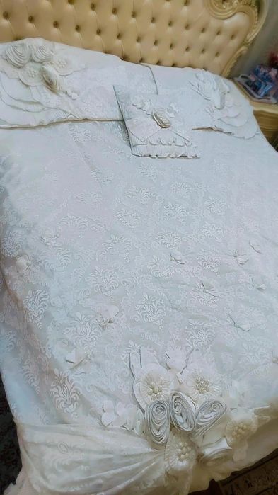 Новобрачный покрывал!