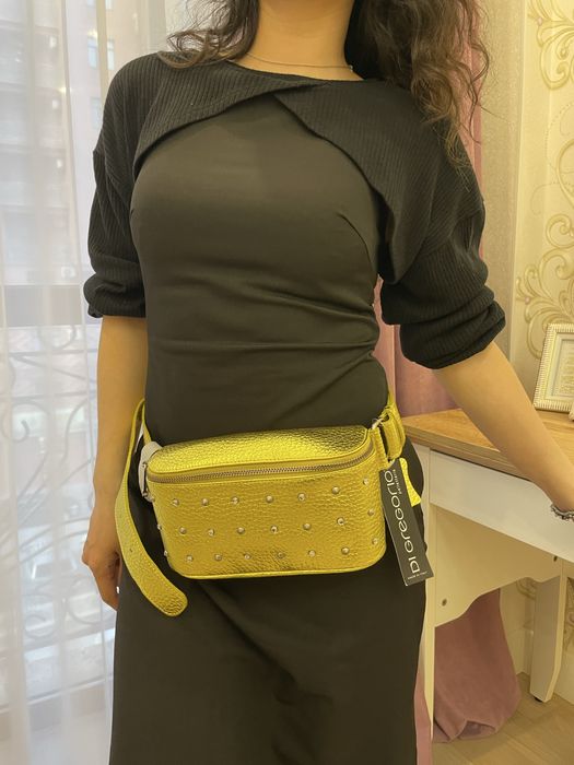 Кожанная золотистая сумка